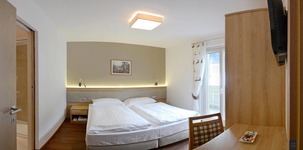 Residence Hotel Fever Ortisei Szoba fotó